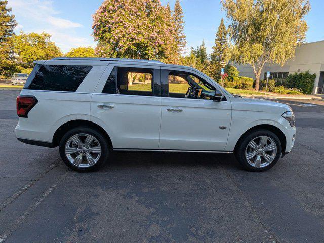 Photo of 2022 White Ford Expedition