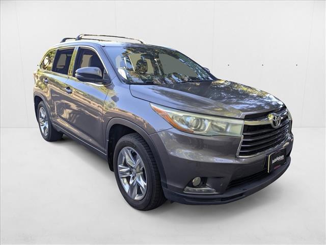 Photo of 2014 Predawn Gray Mica Toyota Highlander