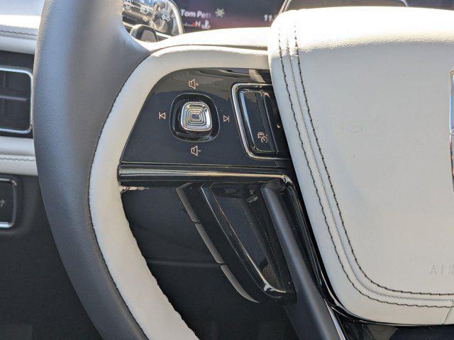 Photo of 2025 Crystal White Lincoln Aviator