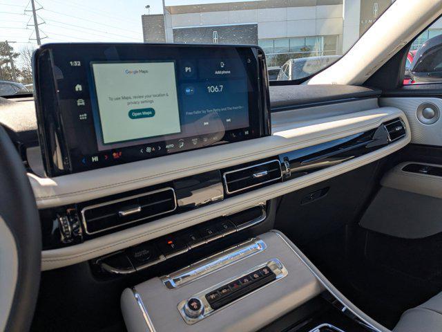 Photo of 2025 Crystal White Lincoln Aviator