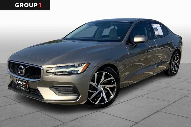 Photo of 2020 Pebble Grey Metallic Volvo S60