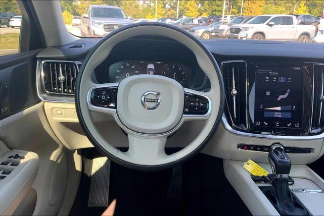 Photo of 2020 Pebble Grey Metallic Volvo S60