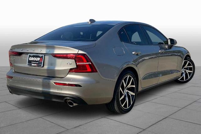 Photo of 2020 Pebble Grey Metallic Volvo S60