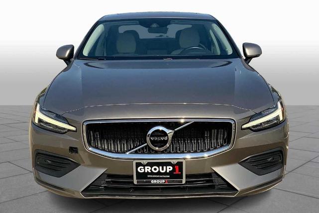 Photo of 2020 Pebble Grey Metallic Volvo S60