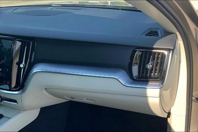 Photo of 2020 Pebble Grey Metallic Volvo S60