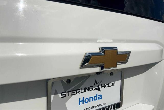 Photo of 2017 Summit White Chevrolet Tahoe