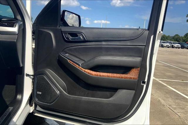 Photo of 2017 Summit White Chevrolet Tahoe