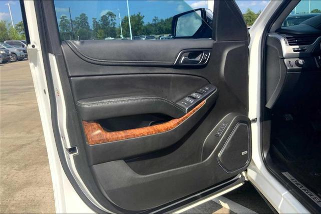 Photo of 2017 Summit White Chevrolet Tahoe