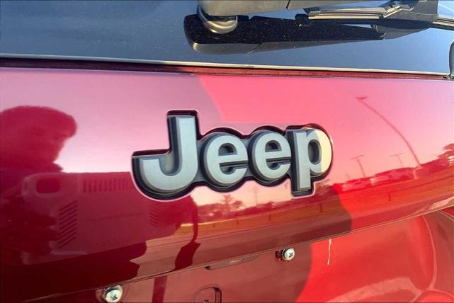 Photo of 2021 Velvet Red Pearlcoat Jeep Cherokee
