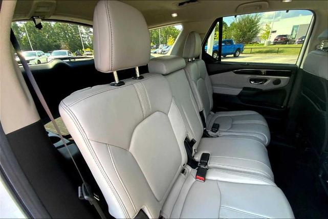 Photo of 2024 Platinum White Pearl Honda Pilot