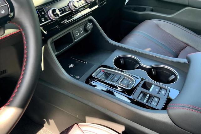 Photo of 2025 White Honda Pilot