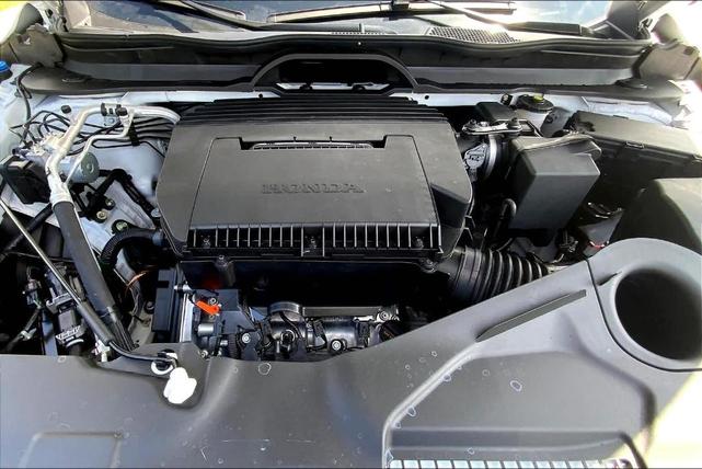Photo of 2025 White Honda Pilot