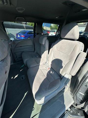 Photo of 2010 Alabaster Silver Metallic Honda Odyssey