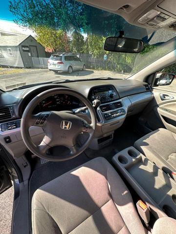 Photo of 2010 Alabaster Silver Metallic Honda Odyssey