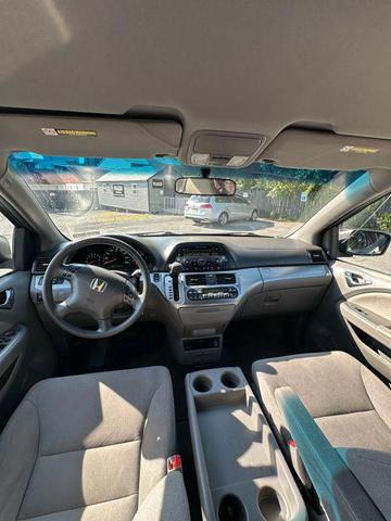 Photo of 2010 Alabaster Silver Metallic Honda Odyssey
