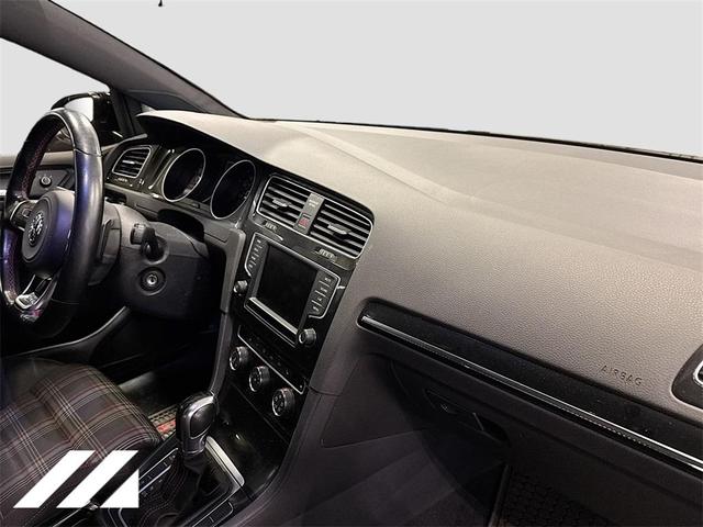 Photo of 2016 Deep Black Pearl Effect Volkswagen Golf GTI