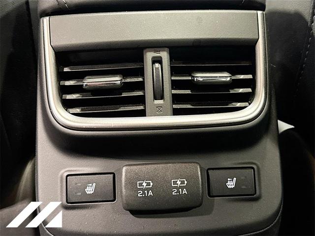 Photo of 2022 Ice Silver Metallic Subaru Legacy
