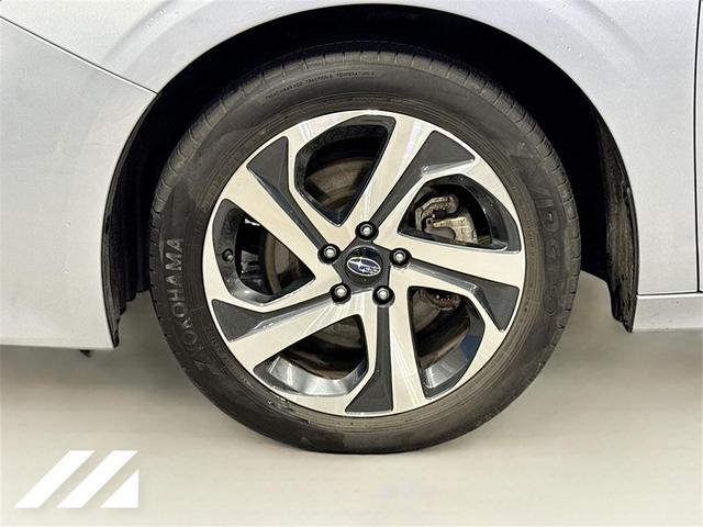 Photo of 2022 Ice Silver Metallic Subaru Legacy