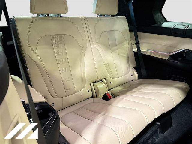 Photo of 2022 Gray Metallic BMW X7