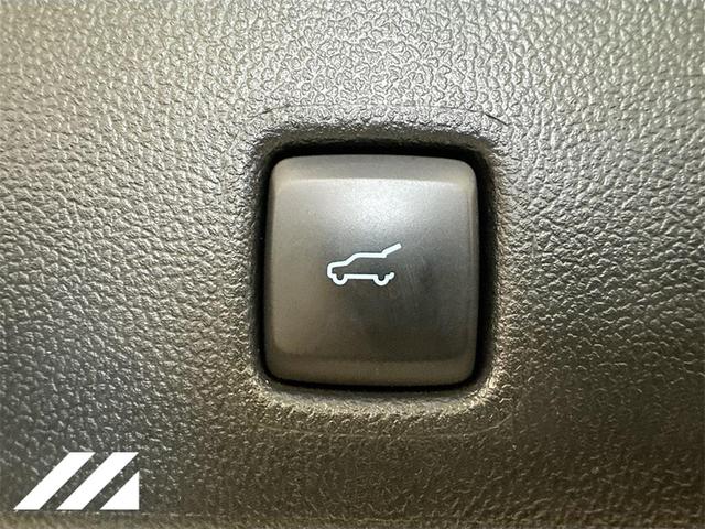 Photo of 2023 Iconic Silver Metallic Ford Escape