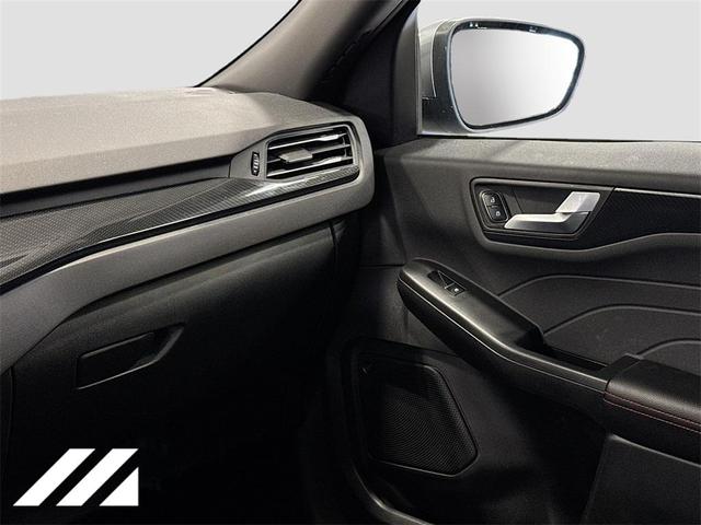 Photo of 2023 Iconic Silver Metallic Ford Escape
