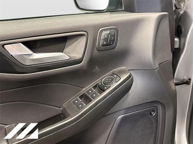 Photo of 2023 Iconic Silver Metallic Ford Escape