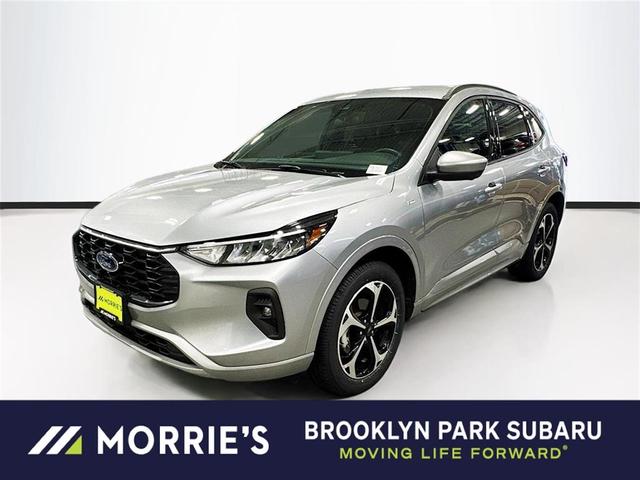 Photo of 2023 Iconic Silver Metallic Ford Escape