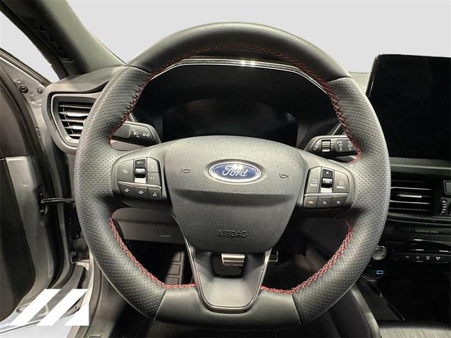 Photo of 2023 Iconic Silver Metallic Ford Escape