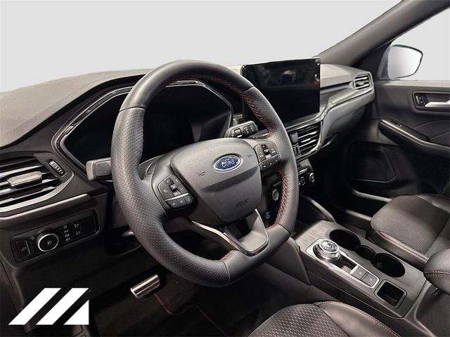 Photo of 2023 Iconic Silver Metallic Ford Escape