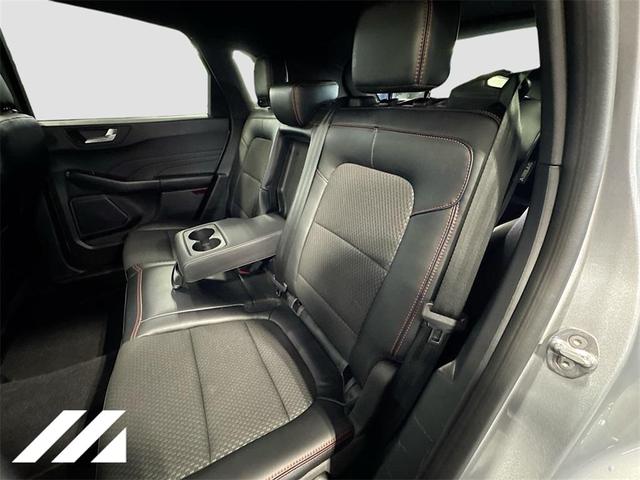 Photo of 2023 Iconic Silver Metallic Ford Escape