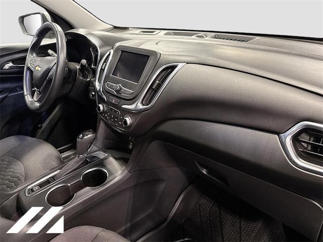 Photo of 2021 Silver Ice Metallic Chevrolet Equinox