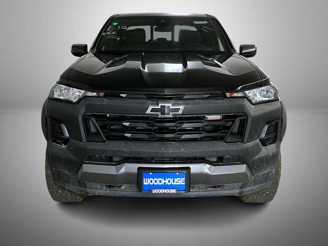 Photo of 2025 Black Chevrolet Colorado