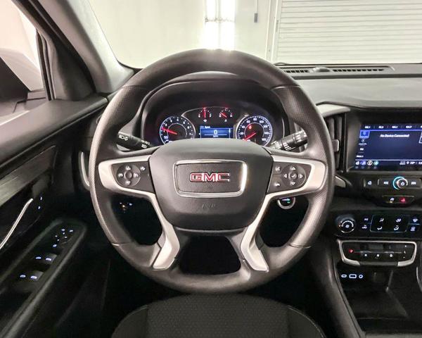 Photo of 2024 Summit White GMC Terrain
