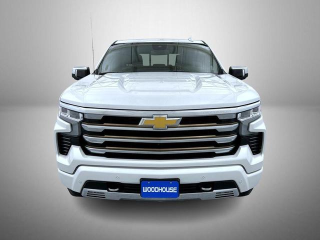 Photo of 2022 Iridescent Pearl Tricoat Chevrolet Silverado 1500