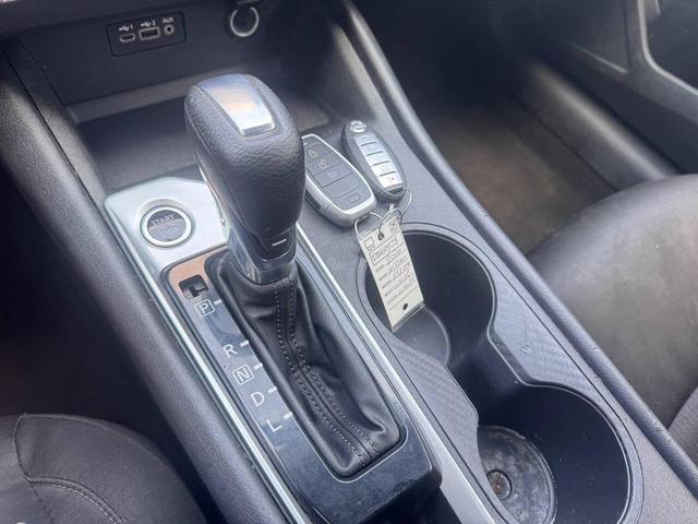 Photo of 2020 Glacier White Nissan Altima
