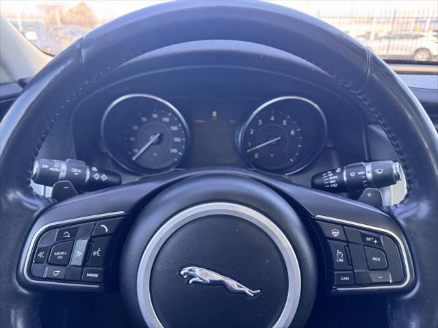 Photo of 2016 Polaris White Jaguar XF