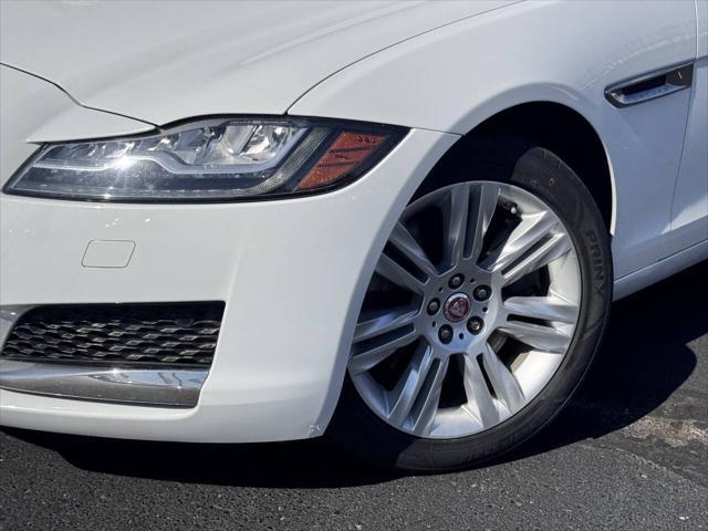 Photo of 2016 Polaris White Jaguar XF