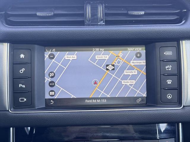 Photo of 2016 Polaris White Jaguar XF