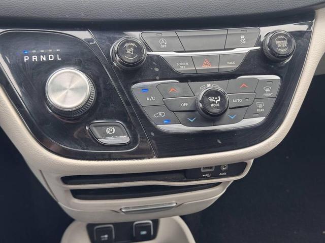 Photo of 2017 Red Chrysler Pacifica