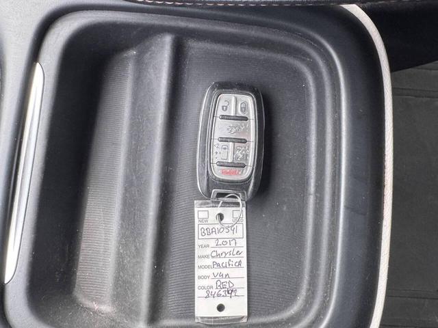 Photo of 2017 Red Chrysler Pacifica