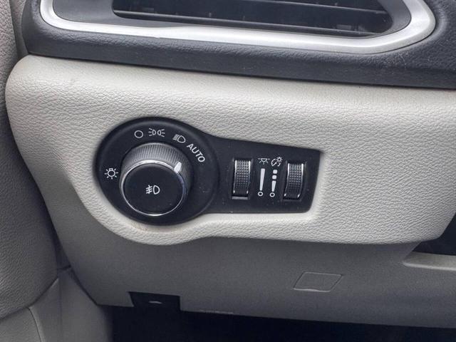 Photo of 2017 Red Chrysler Pacifica