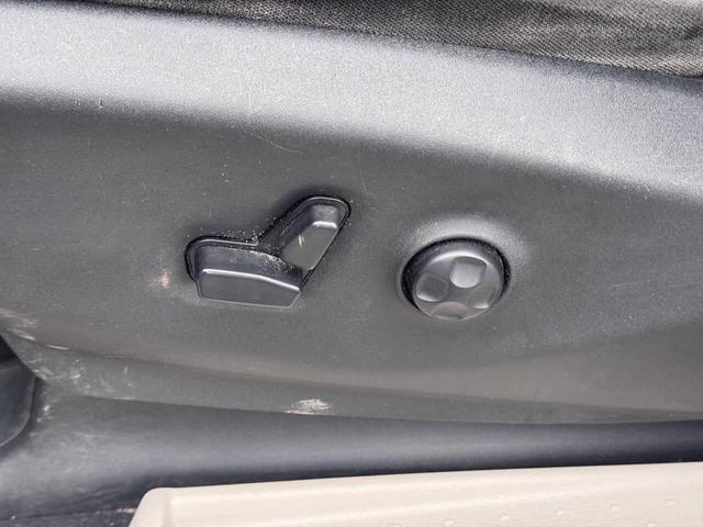 Photo of 2017 Red Chrysler Pacifica