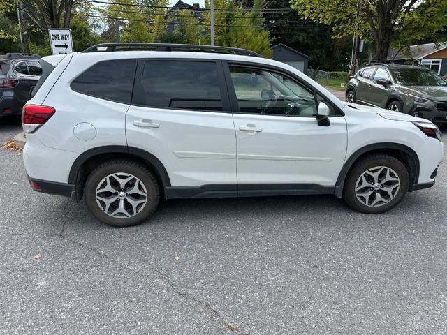 Photo of 2023 Crystal White Pearl Subaru Forester