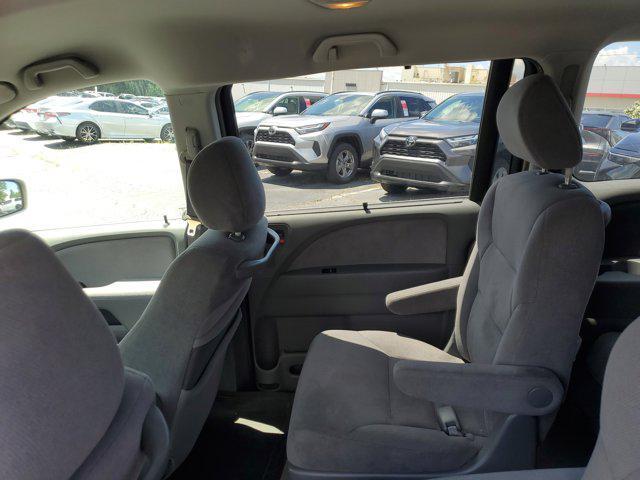 Photo of 2006 Silver Pearl Metallic Honda Odyssey