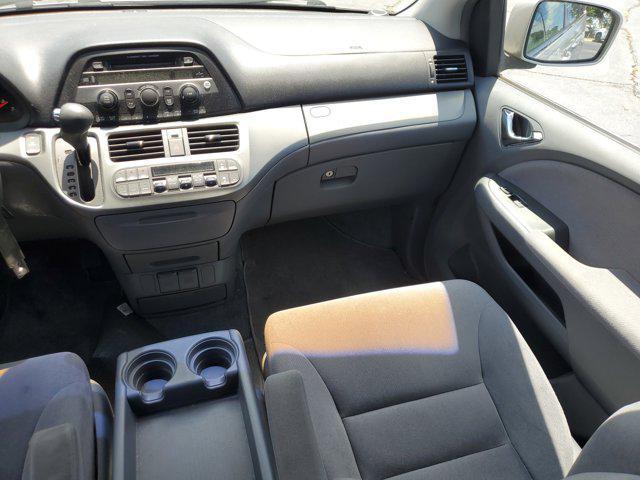 Photo of 2006 Silver Pearl Metallic Honda Odyssey