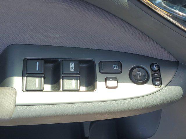 Photo of 2006 Silver Pearl Metallic Honda Odyssey