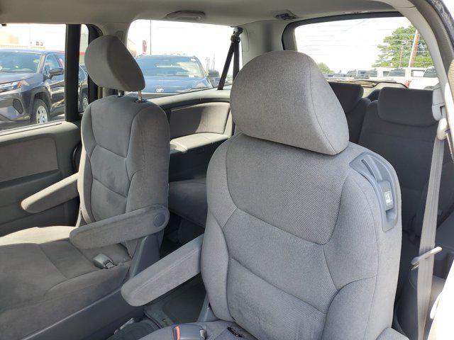 Photo of 2006 Silver Pearl Metallic Honda Odyssey