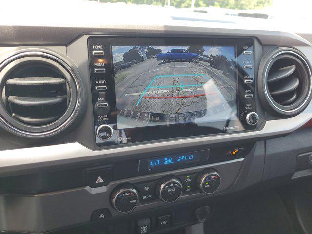Photo of 2022 Super White Toyota Tacoma