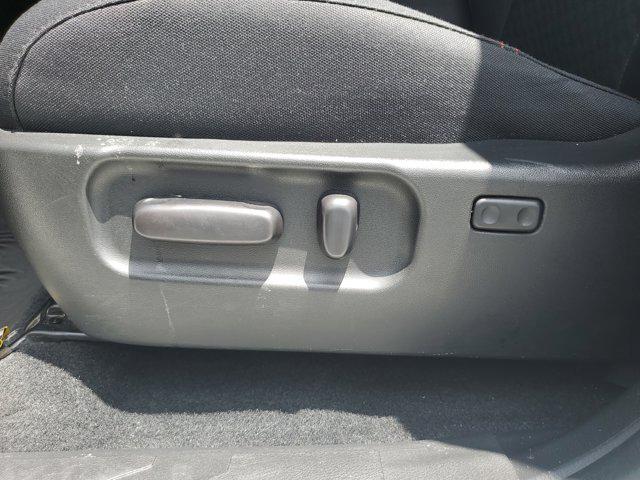 Photo of 2022 Super White Toyota Tacoma