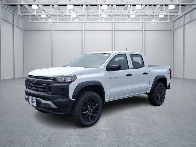 Photo of 2025 Summit White Chevrolet Colorado